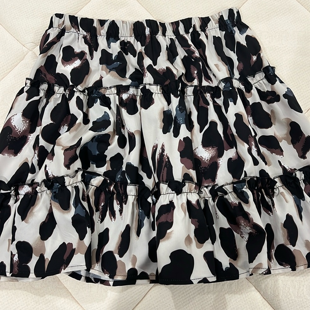Leopard print skirt